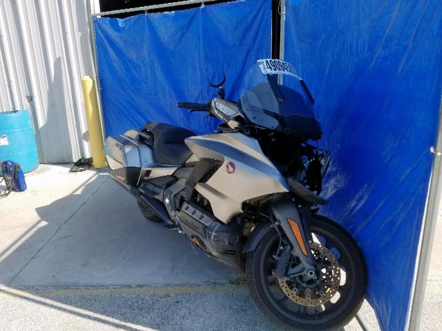 JH2SC7948JK000081 - 2018 HONDA GL1800 B GRAY photo 1