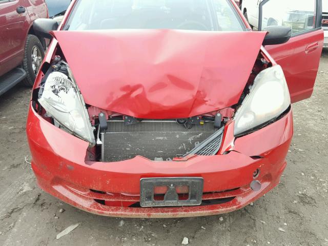 JHMGE8H29AC010609 - 2010 HONDA FIT RED photo 7