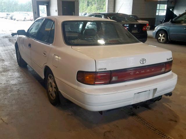 4T1GK13E3RU851040 - 1994 TOYOTA CAMRY XLE WHITE photo 3