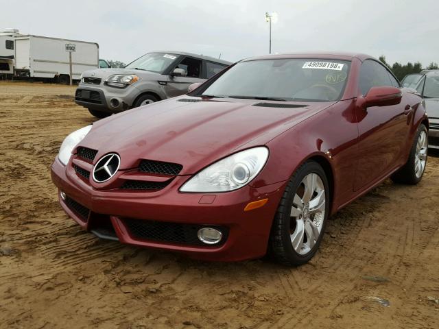 WDBWK58F59F204196 - 2009 MERCEDES-BENZ SLK 350 RED photo 2