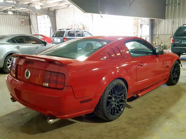 1ZVHT82H365251230 - 2006 FORD MUSTANG GT RED photo 4