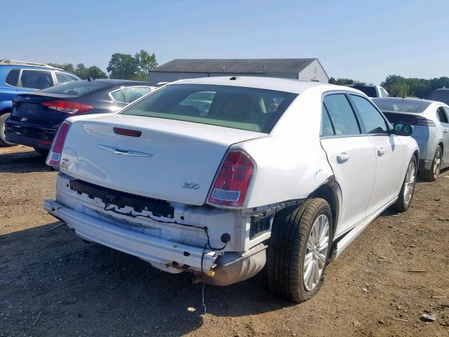 2C3CCARG5EH383659 - 2014 CHRYSLER 300 WHITE photo 4