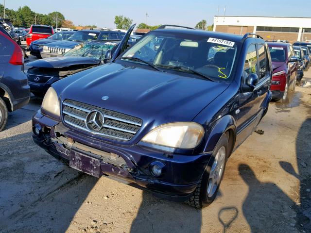 4JGAB74E2YA203910 - 2000 MERCEDES-BENZ ML 55 BLUE photo 2