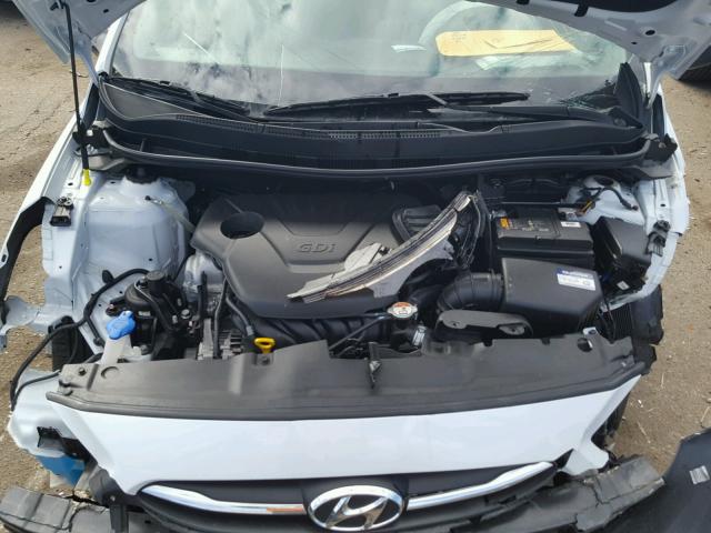 KMHCT4AE1HU358360 - 2017 HYUNDAI ACCENT SE WHITE photo 7