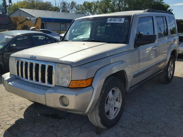 1J8HG48K08C105328 - 2008 JEEP COMMANDER BEIGE photo 2