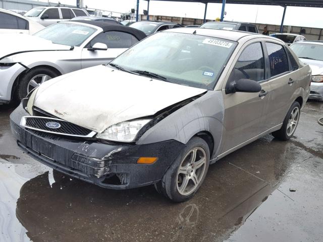 1FAFP34N55W293868 - 2005 FORD FOCUS ZX4 GOLD photo 2