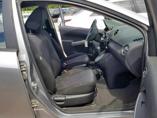 JM1DE1KY7E0181889 - 2014 MAZDA MAZDA2 SPO SILVER photo 5