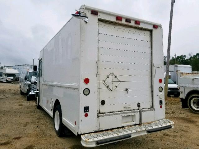 4UZAANBW01CH53378 - 2001 FREIGHTLINER CHASSIS M WHITE photo 3