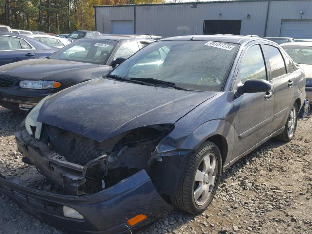 1FAFP38302W105486 - 2002 FORD FOCUS ZTS BLUE photo 2