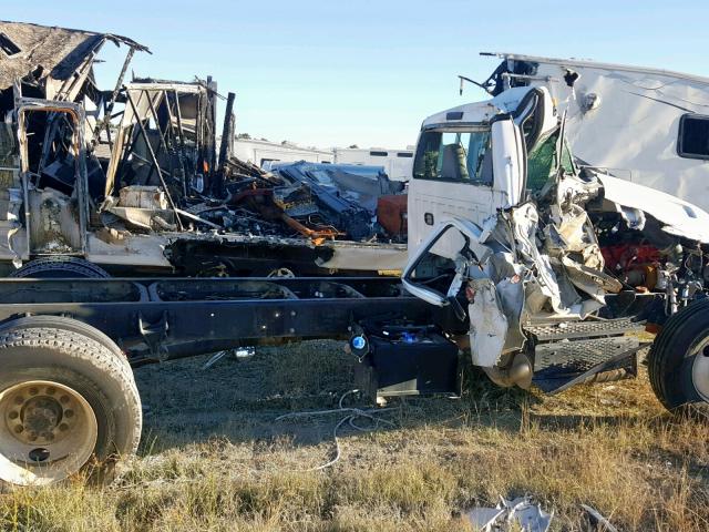 3FRNF7FC9DV024845 - 2013 FORD F750 SUPER WHITE photo 4