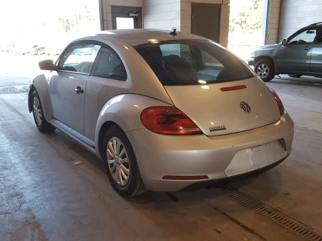 3VWFP7AT0CM615573 - 2012 VOLKSWAGEN BEETLE SILVER photo 3