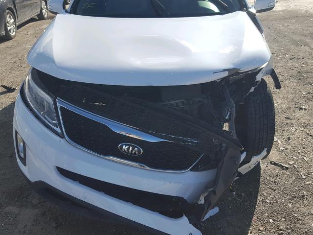 5XYKT3A69FG594143 - 2015 KIA SORENTO LX WHITE photo 7