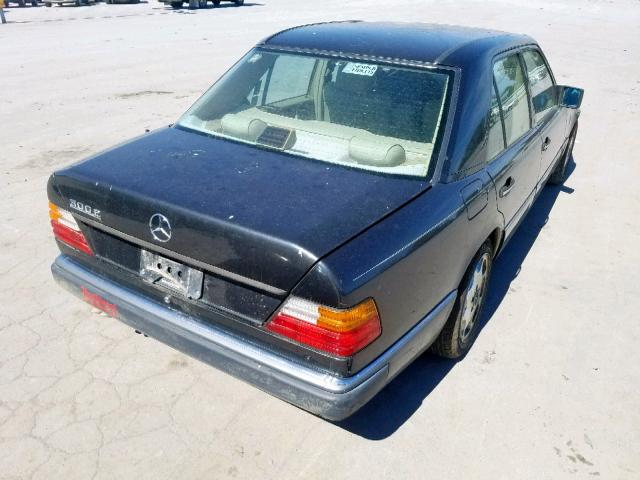 WDBEA30D4LB237007 - 1990 MERCEDES-BENZ 300 E GRAY photo 4