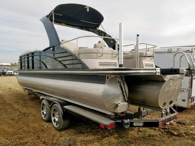 USETWB8847K516 - 2016 BOAT PONTOON TWO TONE photo 3