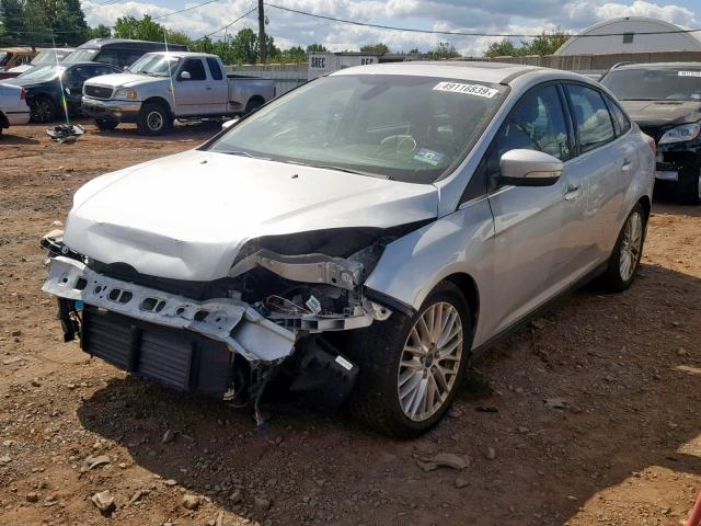 1FAHP3H21CL292174 - 2012 FORD FOCUS SEL SILVER photo 2