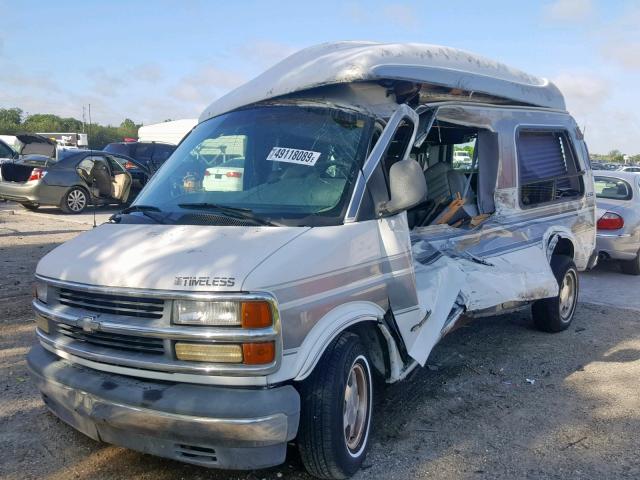 1GBFG15M1T1001314 - 1996 CHEVROLET G10 WHITE photo 2