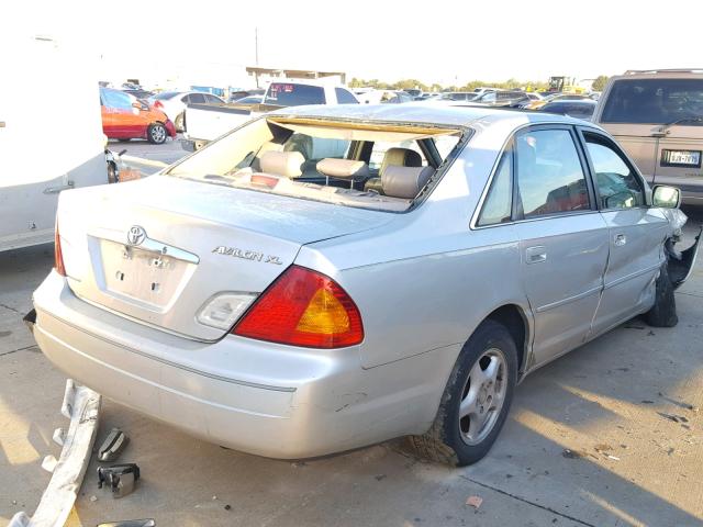 4T1BF28B8YU106303 - 2000 TOYOTA AVALON XL SILVER photo 4