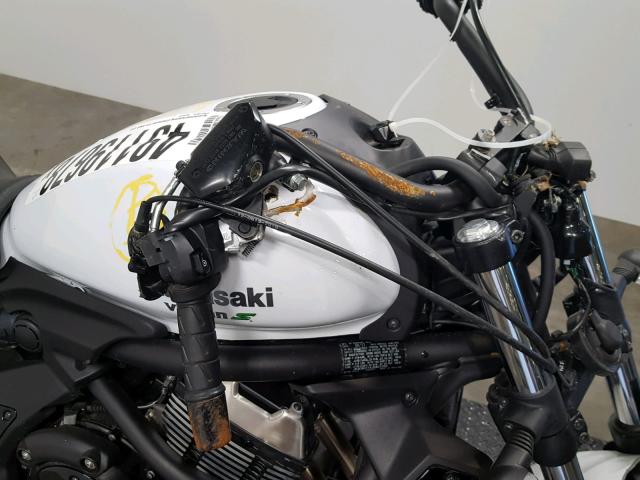 JKAENEC14JDA01250 - 2018 KAWASAKI EN650 C WHITE photo 17