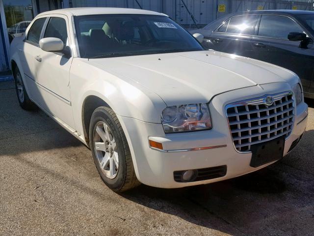 2C3KA53G76H428491 - 2006 CHRYSLER 300 TOURIN WHITE photo 1