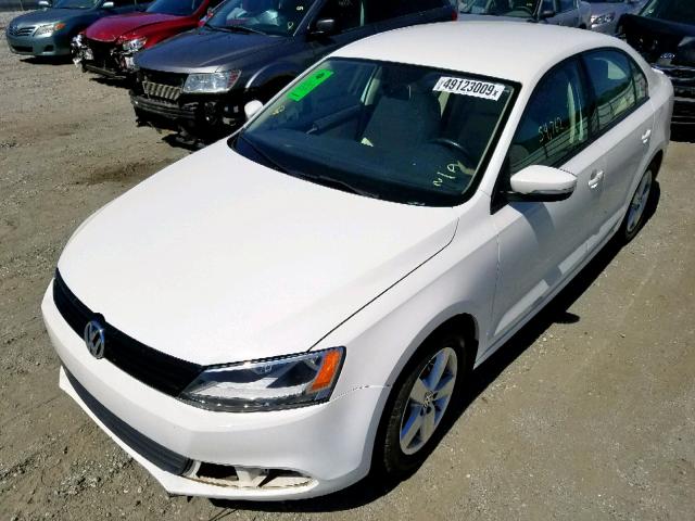 3VW3L7AJ5CM464369 - 2012 VOLKSWAGEN JETTA TDI WHITE photo 2