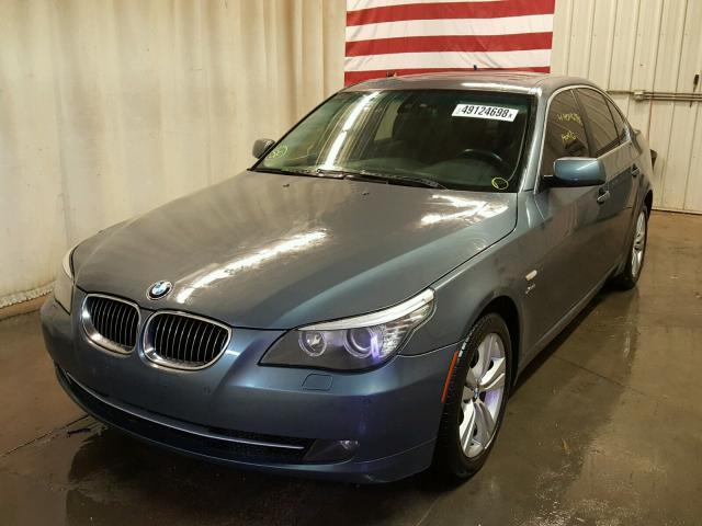 WBANV13589C153979 - 2009 BMW 528 XI BLUE photo 2