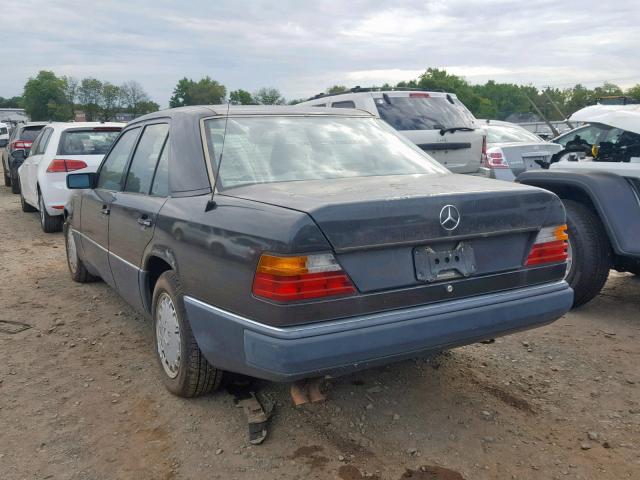 WDBEA26D1LB272699 - 1990 MERCEDES-BENZ 300 E 2.6 BLACK photo 3