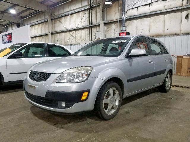 KNADE163966060159 - 2006 KIA RIO 5 SILVER photo 2