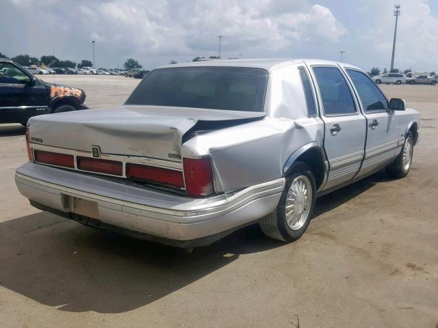 1LNLM83W8TY704240 - 1996 LINCOLN TOWN CAR C SILVER photo 4