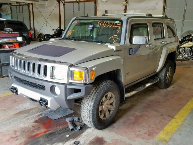 5GTEN13E588178089 - 2008 HUMMER H3 TAN photo 2