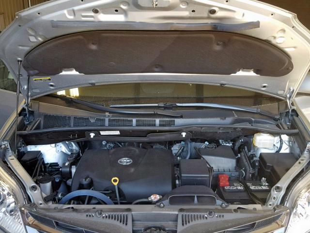 5TDYZ3DC7KS979482 - 2019 TOYOTA SIENNA LIM SILVER photo 7