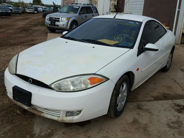 1ZWFT61L625623179 - 2002 MERCURY COUGAR V6 WHITE photo 2