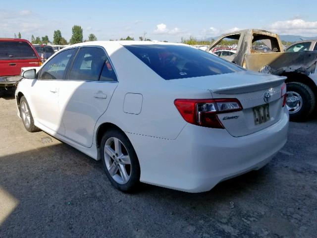 4T1BF1FK7CU532232 - 2012 TOYOTA CAMRY BASE WHITE photo 3