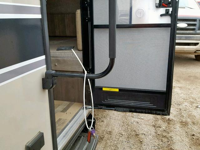 54CTW1G11H3034233 - 2017 WINNEBAGO WINNEBAGO TAN photo 5