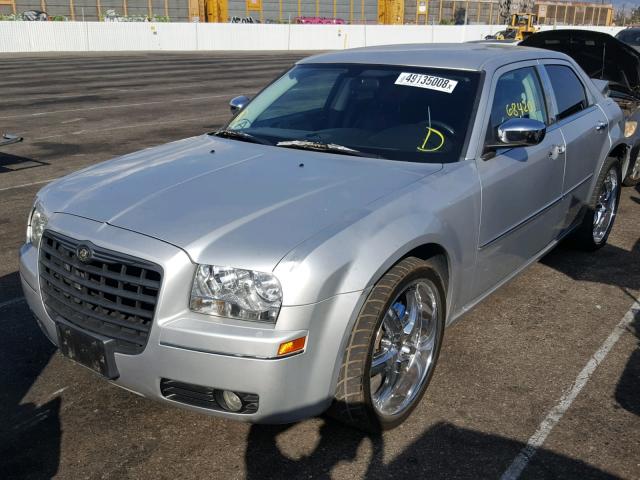 2C3CA5CV3AH155383 - 2010 CHRYSLER 300 TOURIN SILVER photo 2