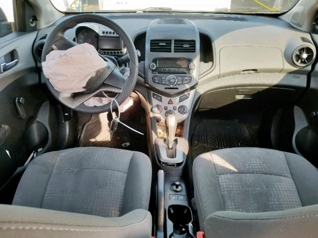 1G1JA5SH4C4174693 - 2012 CHEVROLET SONIC LS შავი ფოტო 9