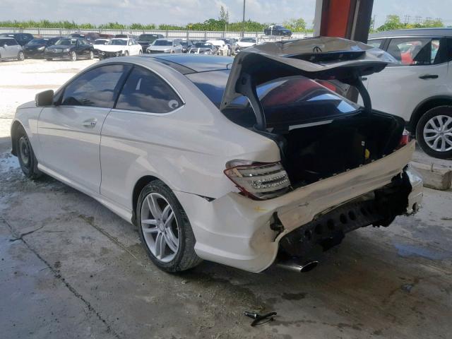 WDDGJ4HB3DG004331 - 2013 MERCEDES-BENZ C 250 WHITE photo 3