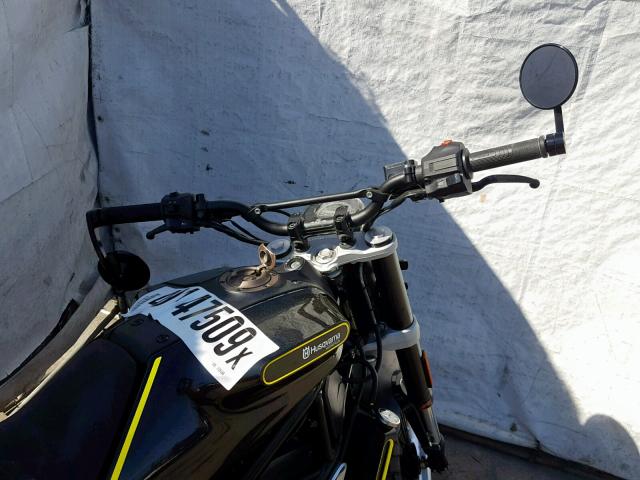 VBKUNJ402JM235334 - 2018 HUSQVARNA SVARTPILEN BLACK photo 5