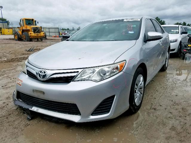 4T1BF1FK4CU135738 - 2012 TOYOTA CAMRY BASE SILVER photo 2
