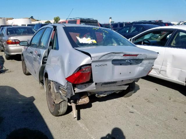 1FAFP34N75W153966 - 2005 FORD FOCUS ZX4 SILVER photo 3