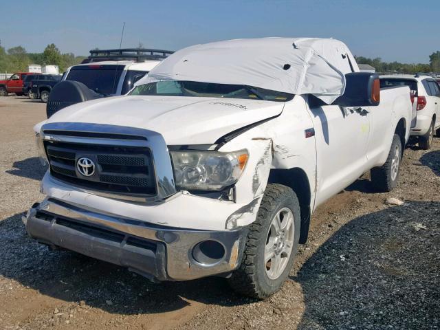 5TFLY5F16AX076219 - 2010 TOYOTA TUNDRA WHITE photo 2