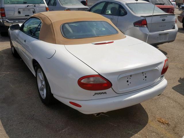 SAJGX2746VC011137 - 1997 JAGUAR XK8 WHITE photo 3