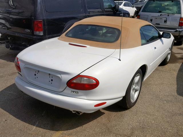 SAJGX2746VC011137 - 1997 JAGUAR XK8 WHITE photo 4