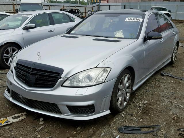 WDDNG71X97A062643 - 2007 MERCEDES-BENZ S 550 SILVER photo 2