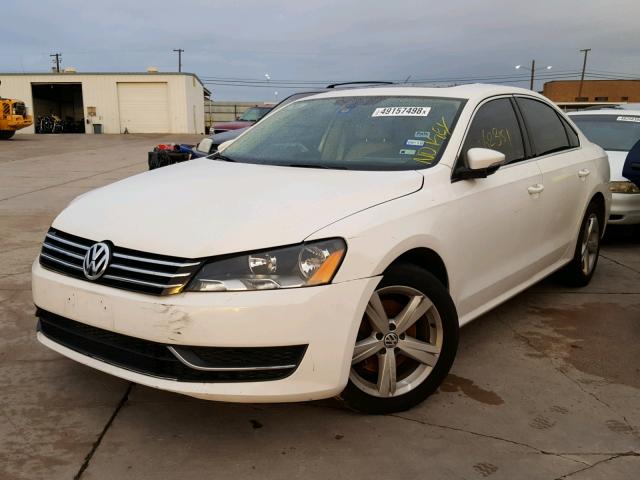 1VWBH7A3XCC096688 - 2012 VOLKSWAGEN PASSAT SE WHITE photo 2