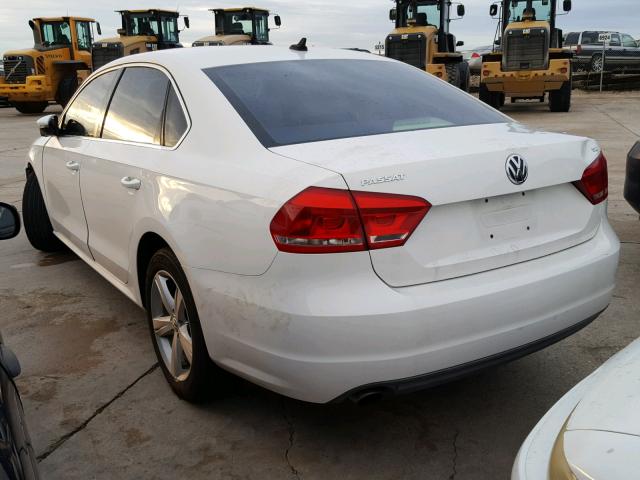 1VWBH7A3XCC096688 - 2012 VOLKSWAGEN PASSAT SE WHITE photo 3