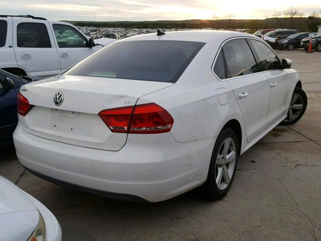 1VWBH7A3XCC096688 - 2012 VOLKSWAGEN PASSAT SE WHITE photo 4