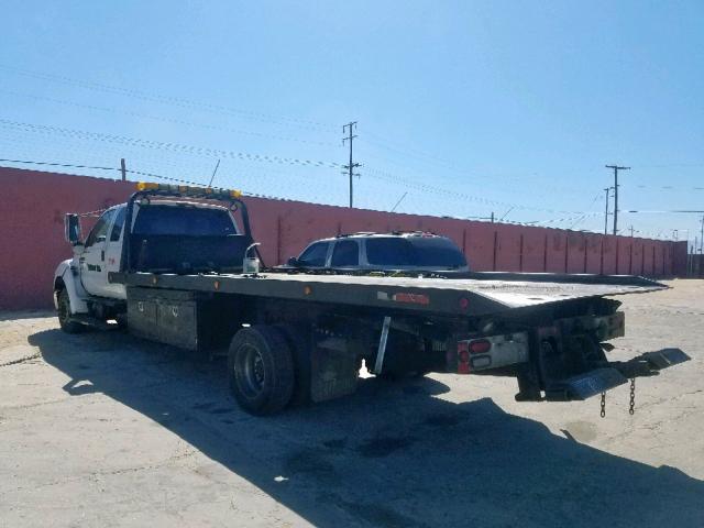 3FRWX65R75V112912 - 2005 FORD F650 SUPER WHITE photo 3