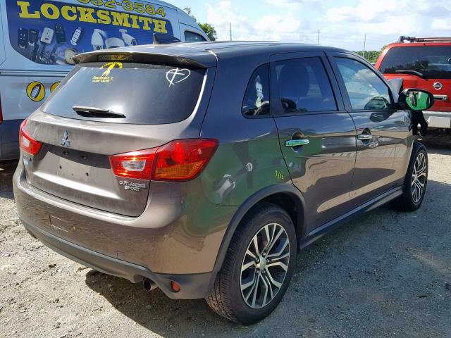 JA4AP3AU9HZ007498 - 2017 MITSUBISHI OUTLANDER BROWN photo 4