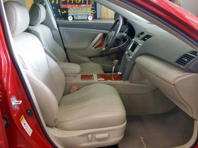 4T4BF3EK5BR159290 - 2011 TOYOTA CAMRY BASE RED photo 5