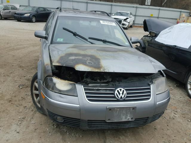 WVWVD63B94E162258 - 2004 VOLKSWAGEN PASSAT GLS GRAY photo 9